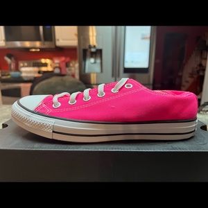Brand new, never worn pink converse. Size 9 in women.